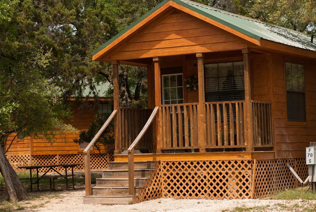 Medina Lake Camping Resort Cabin 3 Lakehills Екстериор снимка